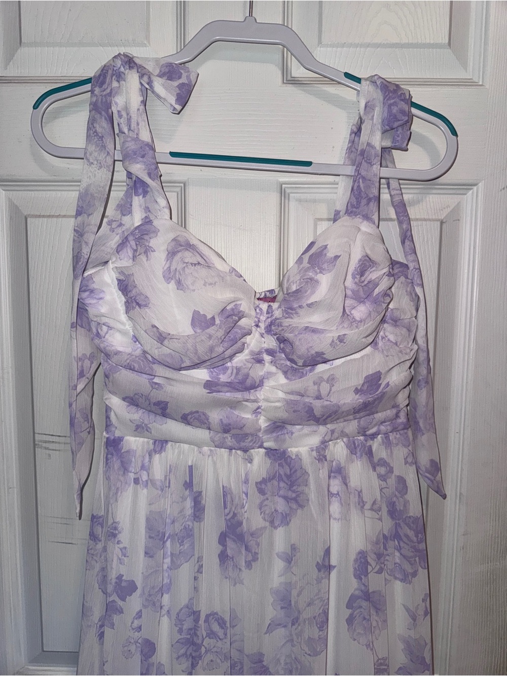 Francesca's Collections Margaret White Tulle Lilac Floral Maxi Dress - Picture 4 of 11
